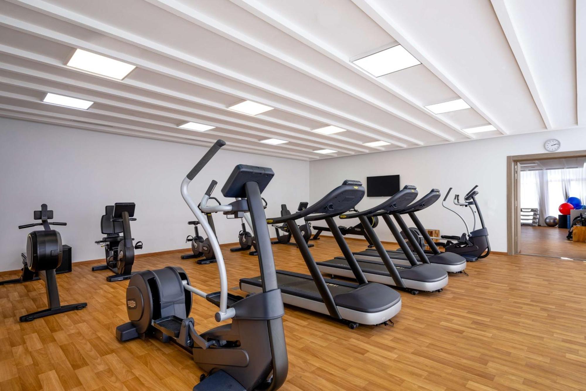 Radisson Blu Resort Αλ Χοσέιμα Εξωτερικό φωτογραφία A gym