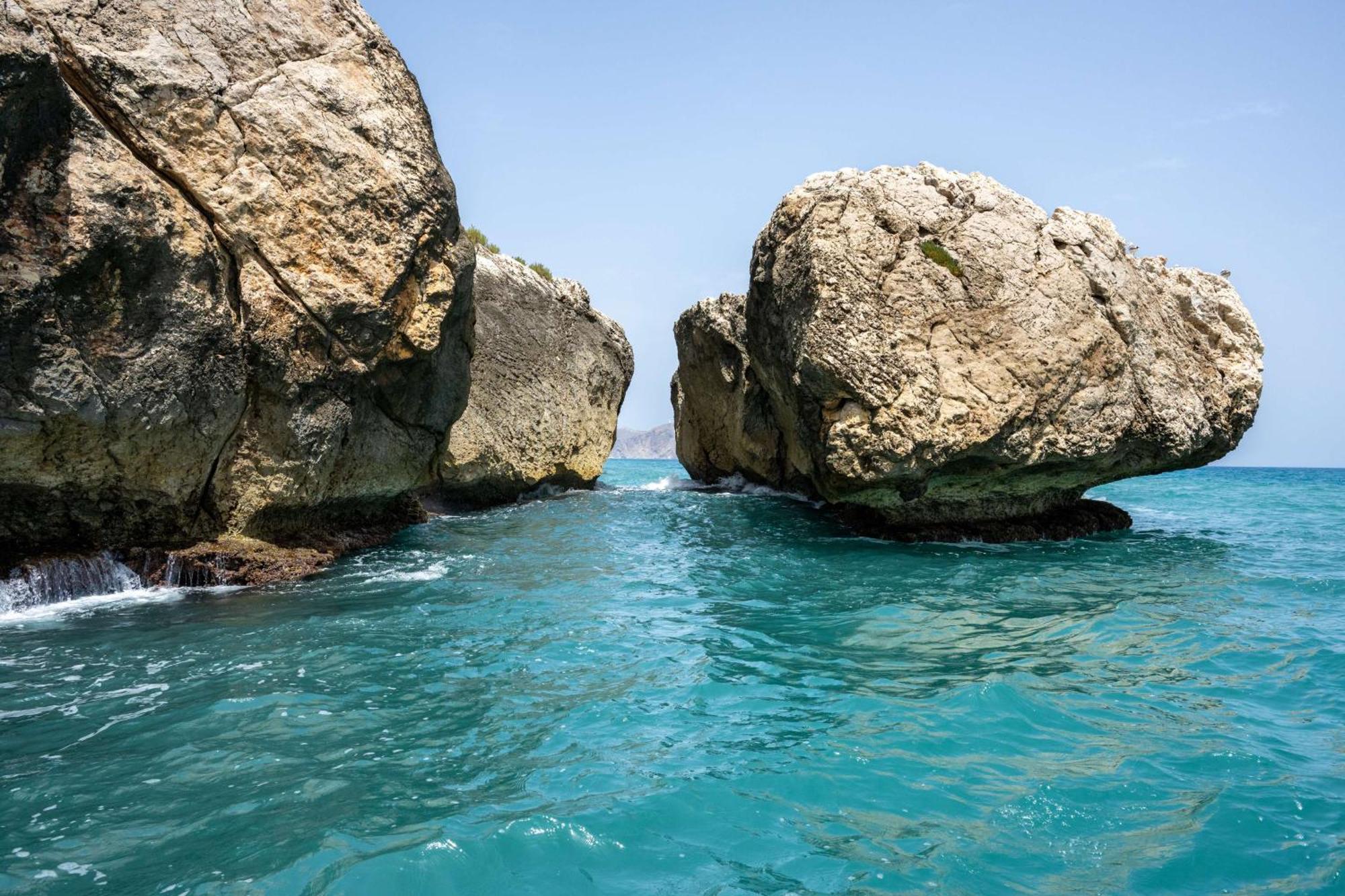 Radisson Blu Resort Αλ Χοσέιμα Εξωτερικό φωτογραφία Rock formations