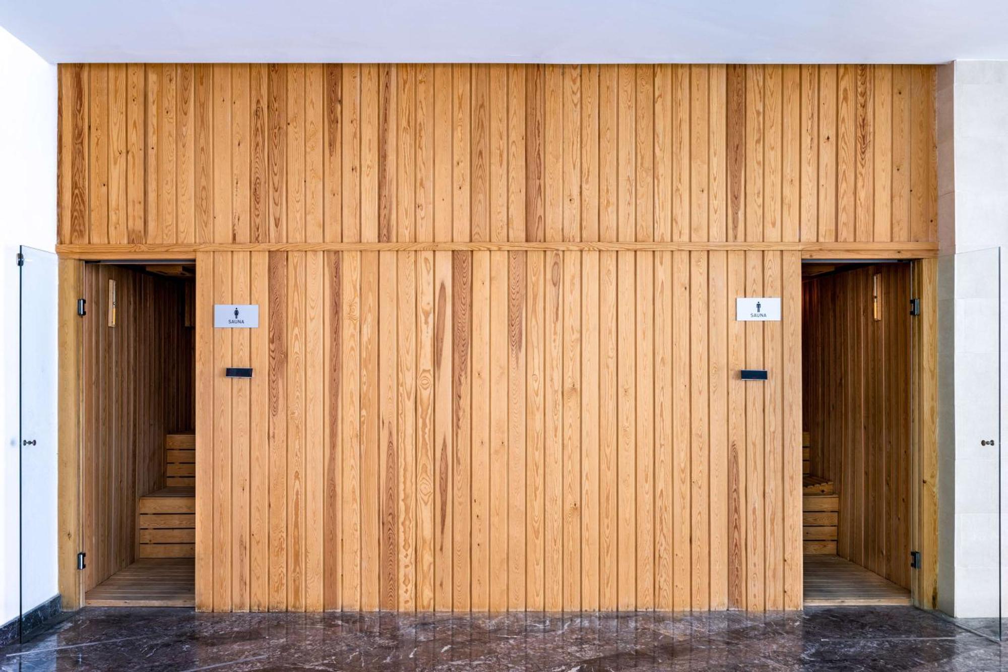 Radisson Blu Resort Αλ Χοσέιμα Εξωτερικό φωτογραφία A modern Finnish sauna
