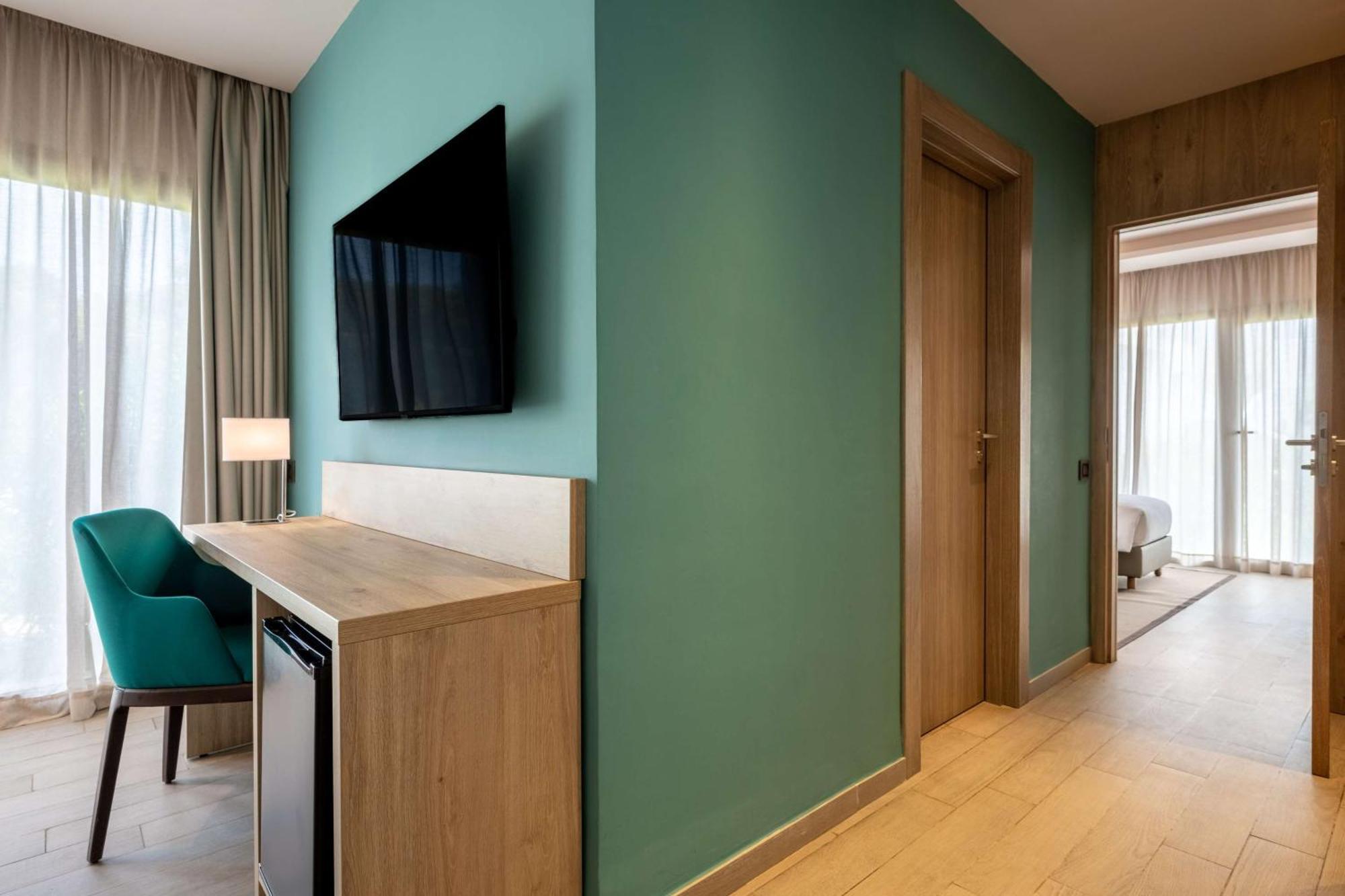 Radisson Blu Resort Αλ Χοσέιμα Εξωτερικό φωτογραφία A room at the hotel