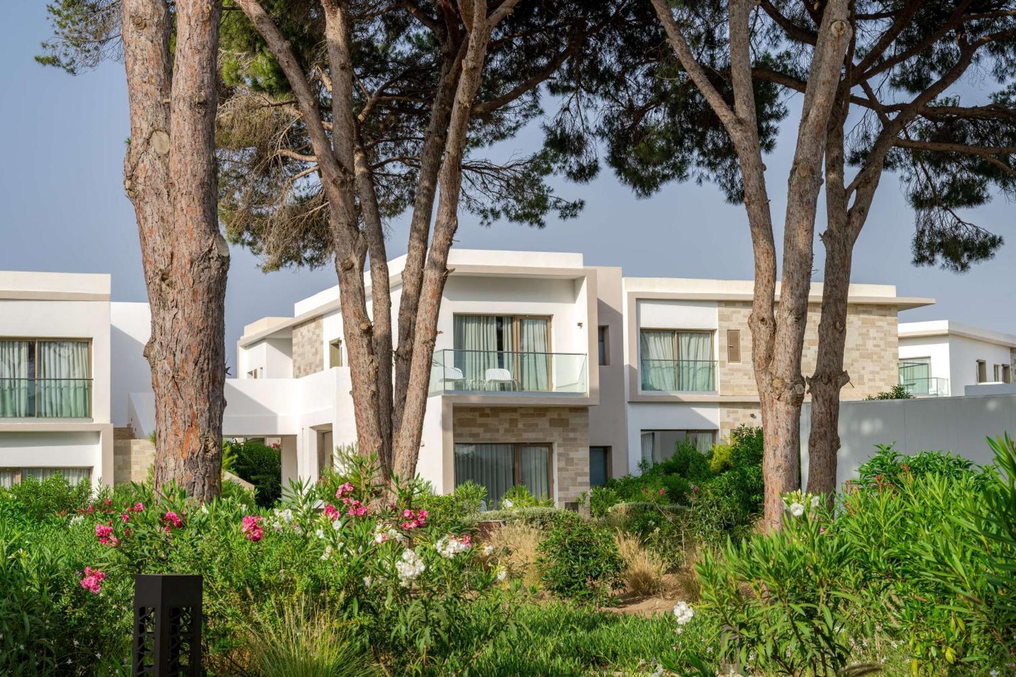 Radisson Blu Resort Αλ Χοσέιμα Εξωτερικό φωτογραφία The hotel in 2012