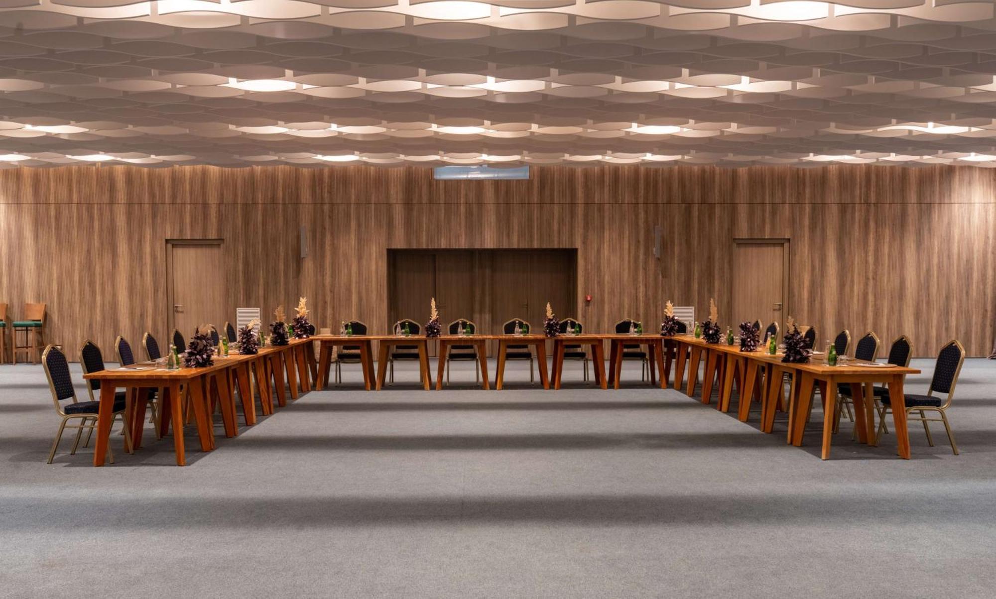 Radisson Blu Resort Αλ Χοσέιμα Εξωτερικό φωτογραφία The conference room of the Federal Council