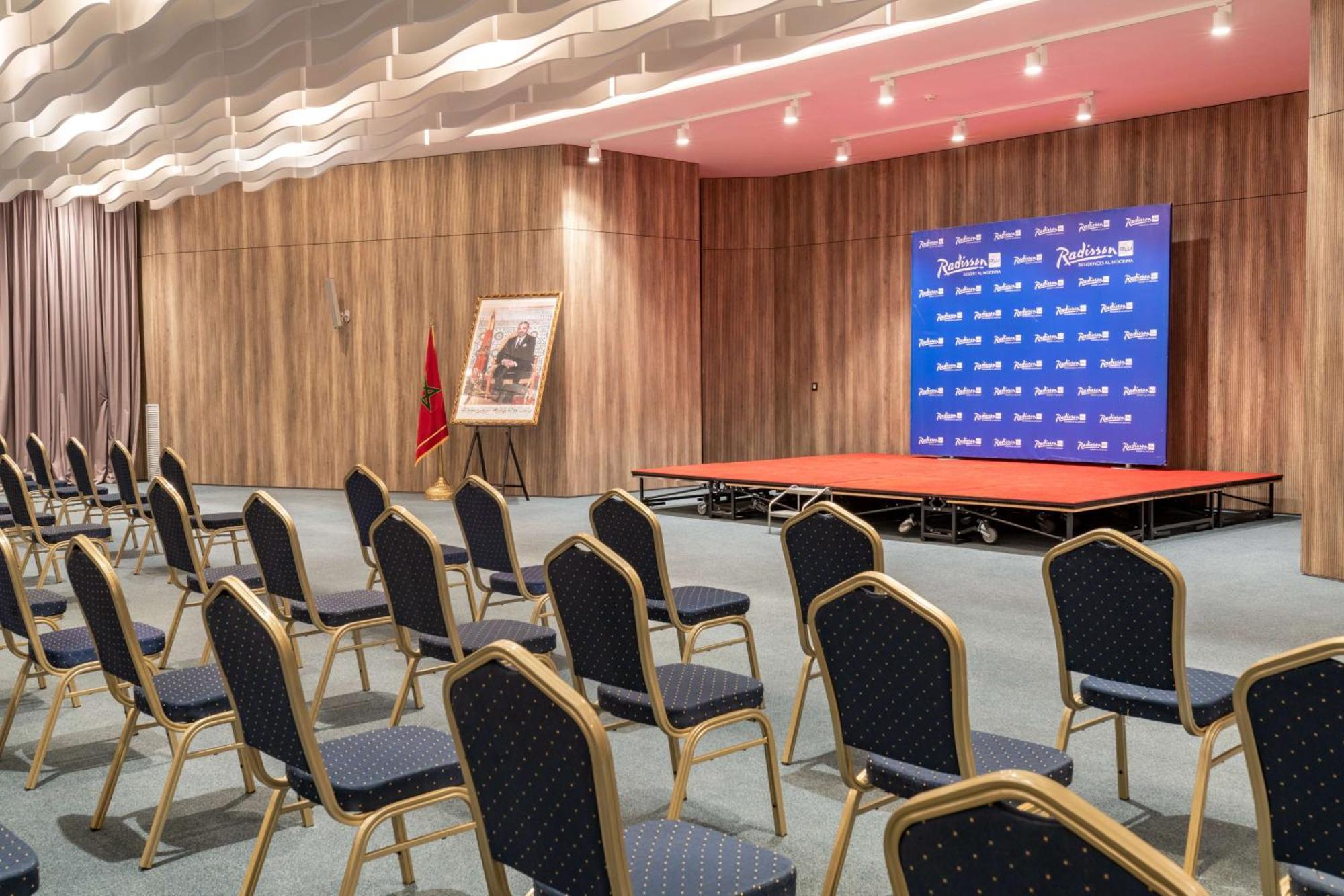 Radisson Blu Resort Αλ Χοσέιμα Εξωτερικό φωτογραφία The press conference room of the Federal Council
