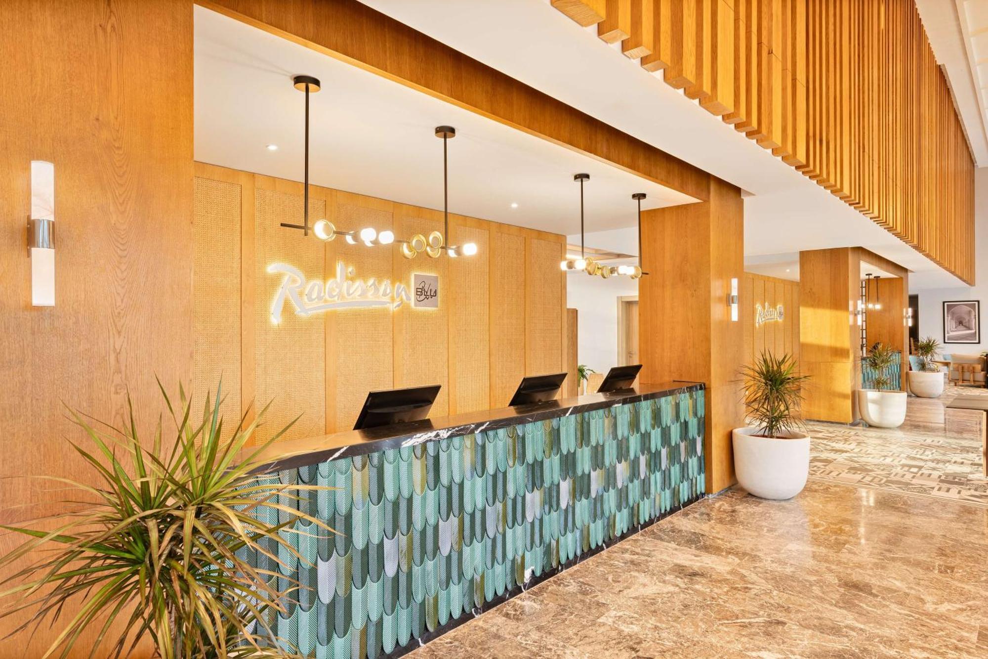 Radisson Blu Resort Αλ Χοσέιμα Εξωτερικό φωτογραφία The lobby of the hotel
